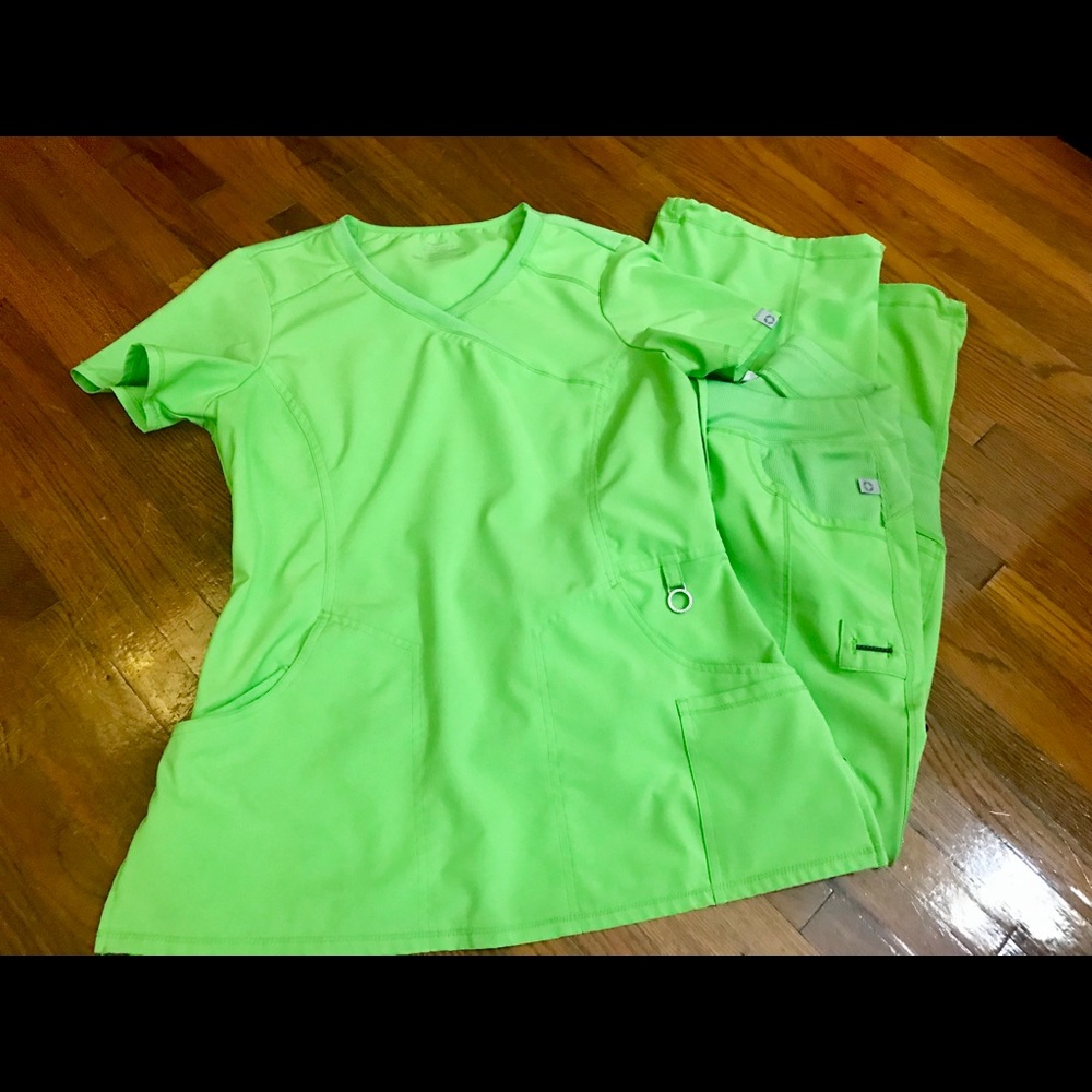Cherokee matching scrub set